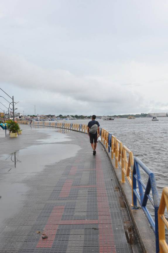 Caminhando na orla de Santarém - PA